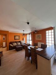 Flat  Calle doctor fleming. Venta de piso amueblado, garaje y trastero en biescas.