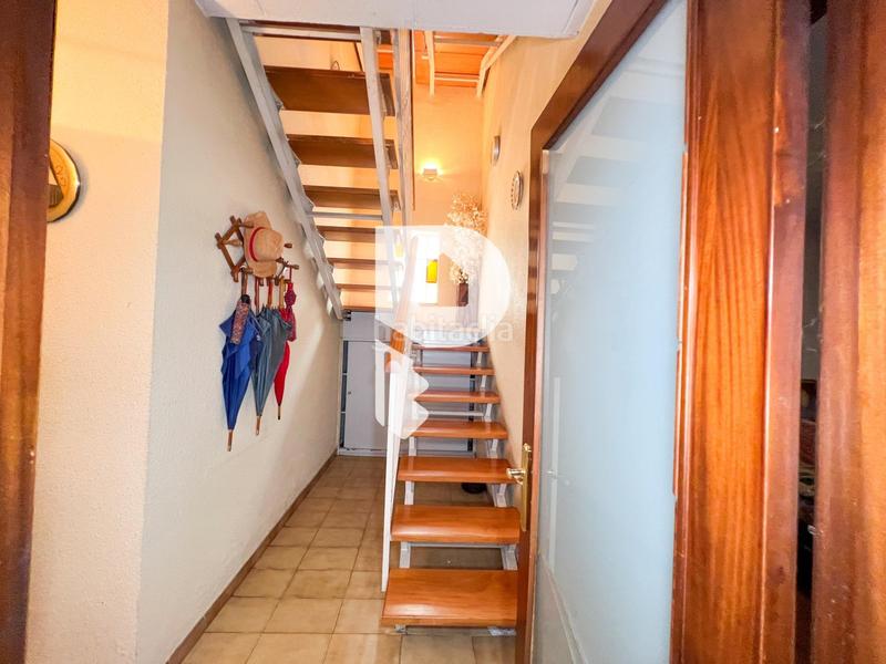 Foto 2d5ebdea-b753-41ab-a853-dbb395f4db51. Haus in calle gran via de fontpineda 72 in Pallejà