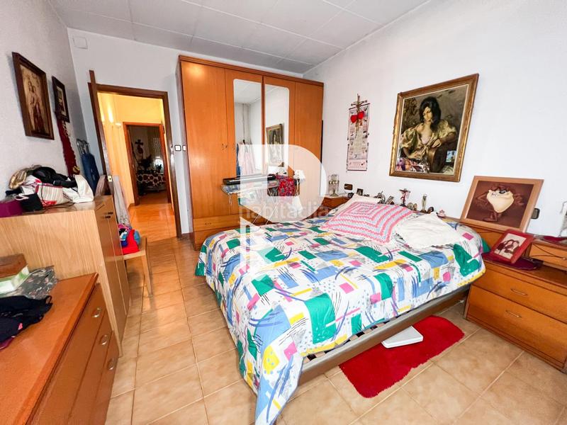 Foto 34baaf4d-954a-464e-8c95-1bf2feae4642. Haus in calle gran via de fontpineda 72 in Pallejà