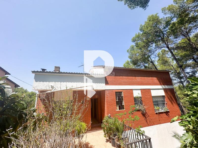 Foto 37b6fb7a-0fdb-4ff7-8470-1bbbec5218c2. Haus in calle gran via de fontpineda 72 in Pallejà