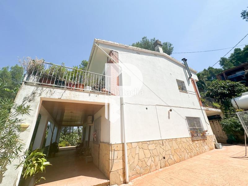 Foto 4a000875-8602-4043-b0d7-0b2c99539705. Haus in calle gran via de fontpineda 72 in Pallejà