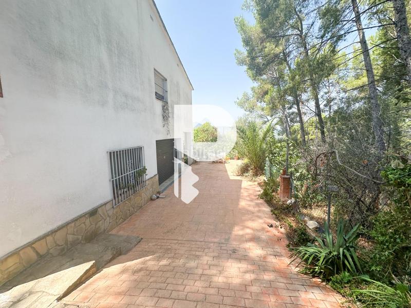 Foto 625d8381-43c8-40f4-a855-74afaf1872ad. Haus in calle gran via de fontpineda 72 in Pallejà