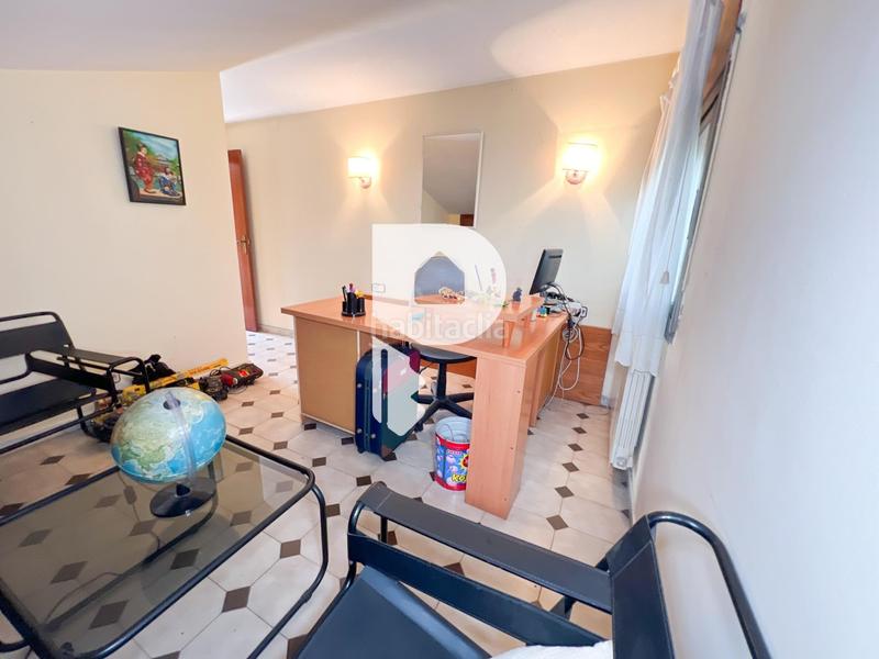 Foto 6419cf0d-9297-410e-8e7c-3a560228616a. Haus in calle gran via de fontpineda 72 in Pallejà