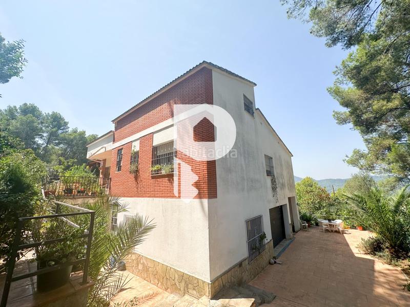 Foto 789a5d45-9e2c-4686-aff1-0be25e8ceff6. Haus in calle gran via de fontpineda 72 in Pallejà