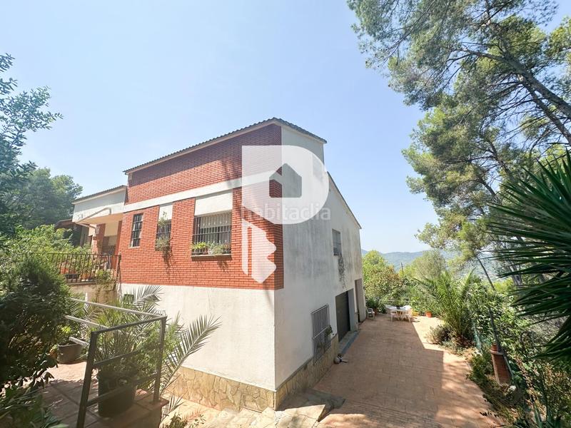 Foto 856081e6-30a5-4b56-9012-e70b4c28011c. Haus in calle gran via de fontpineda 72 in Pallejà