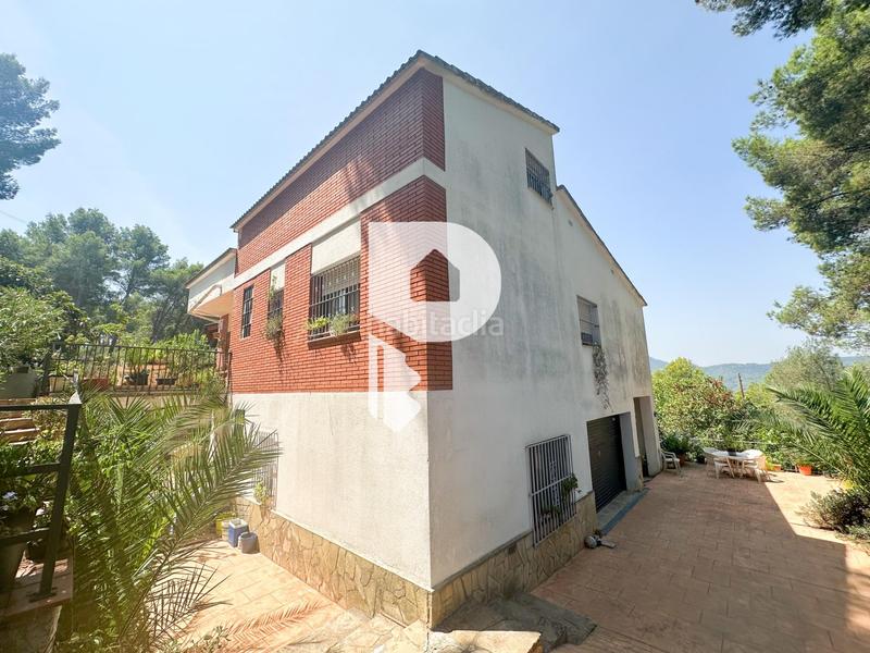 Foto 8a7c9dfd-edb0-4e93-b9d0-2a8b4a75b8a9. Haus in calle gran via de fontpineda 72 in Pallejà