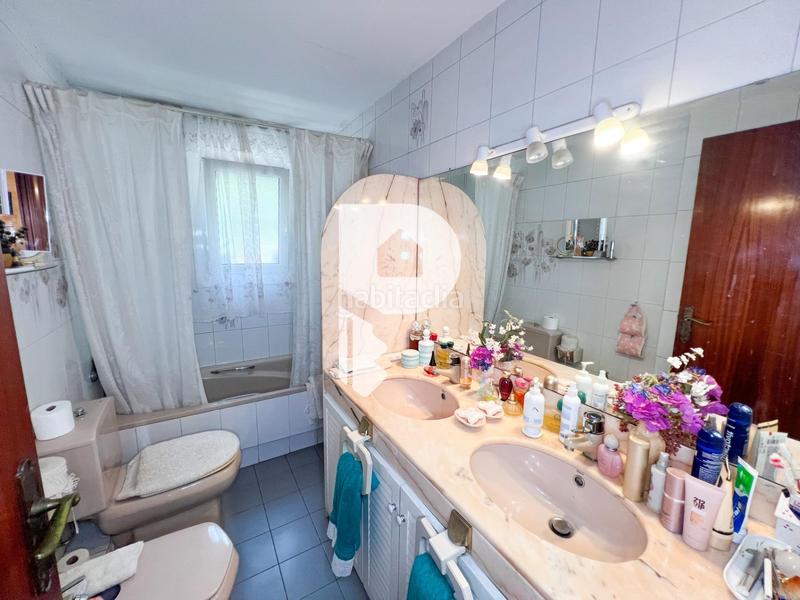 Foto a5fff533-292a-4d77-b02b-c7619161f2ca. Haus in calle gran via de fontpineda 72 in Pallejà