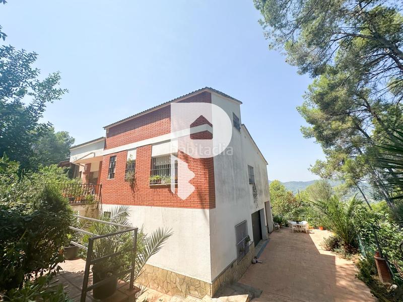 Foto ae4debdb-d8a8-42d4-afd7-0664b9264146. Haus in calle gran via de fontpineda 72 in Pallejà