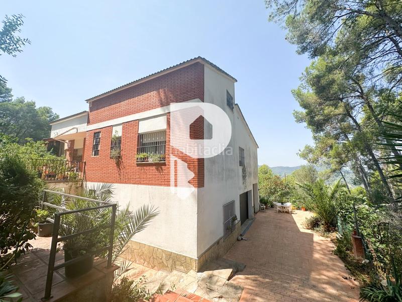 Foto baf10c5e-fdb0-4433-83a1-dd19c77947a2. Haus in calle gran via de fontpineda 72 in Pallejà