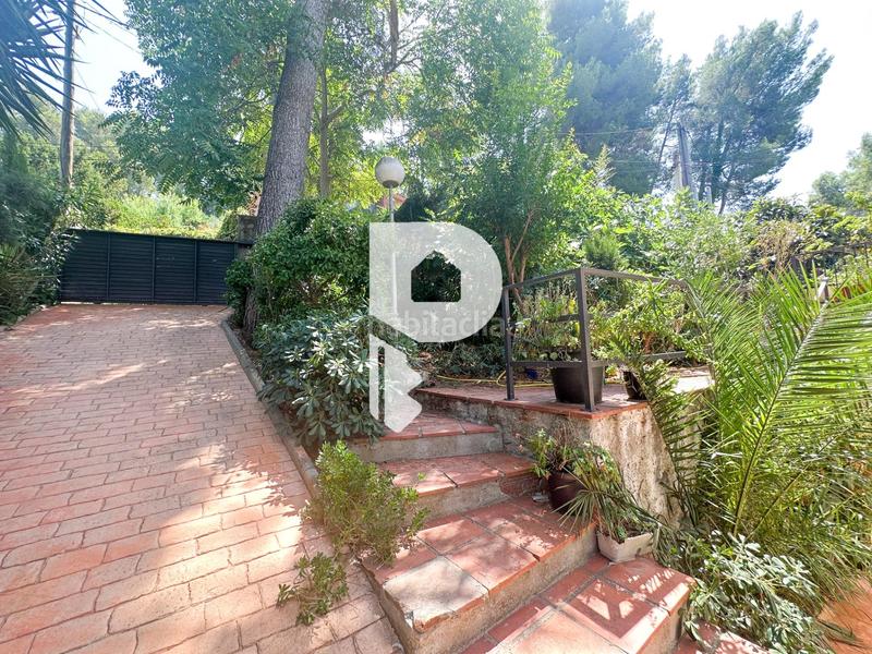 Foto bb97595b-14be-48ac-a2c4-44f2e99f2898. Haus in calle gran via de fontpineda 72 in Pallejà