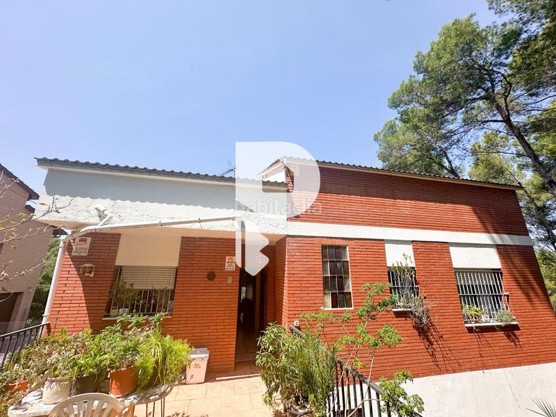 Foto c236578e-c45a-432a-a3f9-0b69c22eacb9. Haus in calle gran via de fontpineda 72 in Pallejà