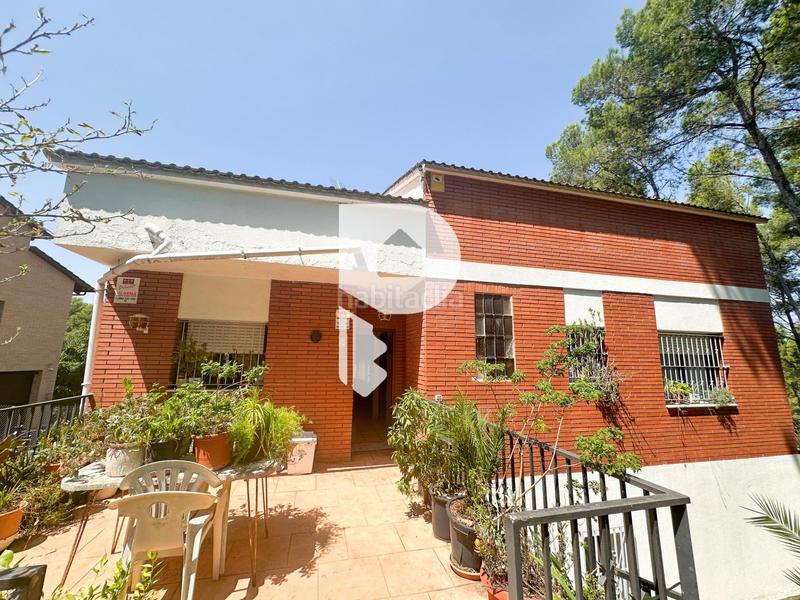 Foto e541d86d-d44e-4986-8275-27147b9d75ab. Haus in calle gran via de fontpineda 72 in Pallejà