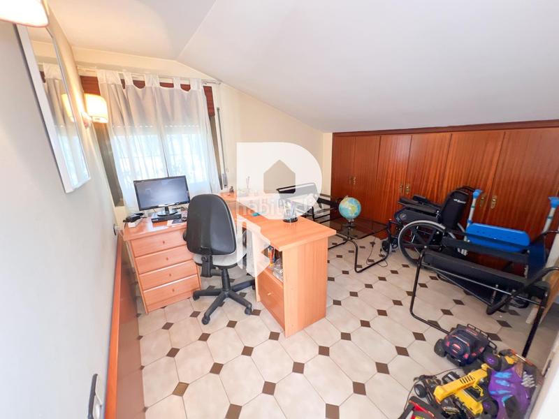 Foto e8ee19f0-10f0-47ea-a18b-71944483951c. Haus in calle gran via de fontpineda 72 in Pallejà