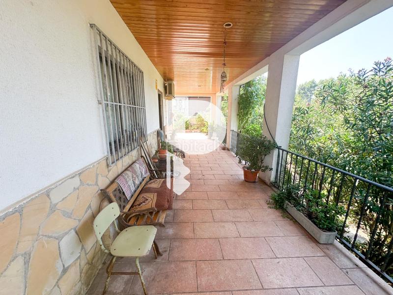 Foto fe1bba0d-a9f3-45ef-9816-a2d43ebe20d1. Haus in calle gran via de fontpineda 72 in Pallejà