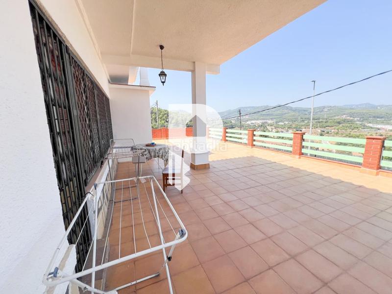 Foto 67ef7dbf-ada8-4534-9617-043f2690fcb0. Haus mit heizung parking in Cervelló