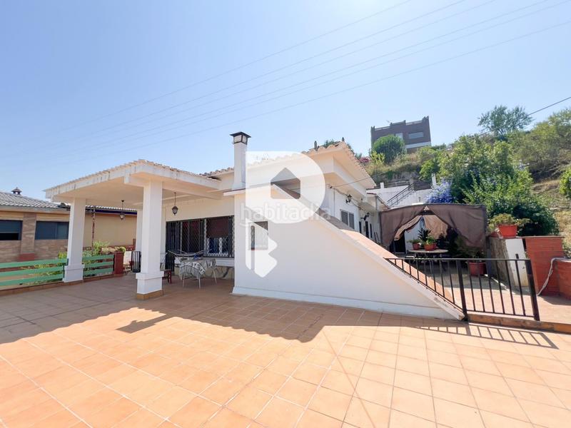 Foto 90faabe9-6da0-4c15-baa5-d38a15e20404. Haus mit heizung parking in Cervelló