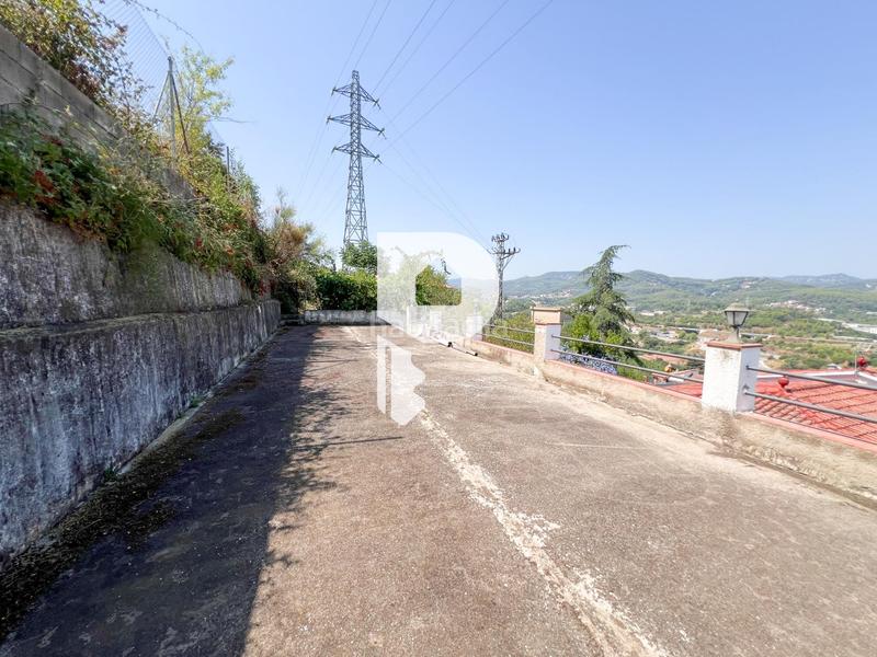 Foto ba306060-623f-4ea9-bf99-d9bf5526bd1d. Haus mit heizung parking in Cervelló