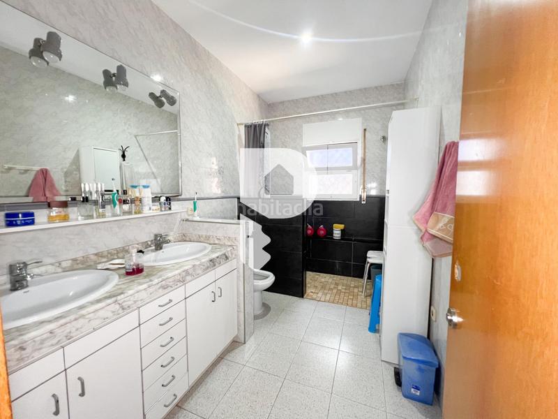 Foto d0afcd75-bc80-4103-aabd-8cabb17fa689. Haus mit heizung parking in Cervelló