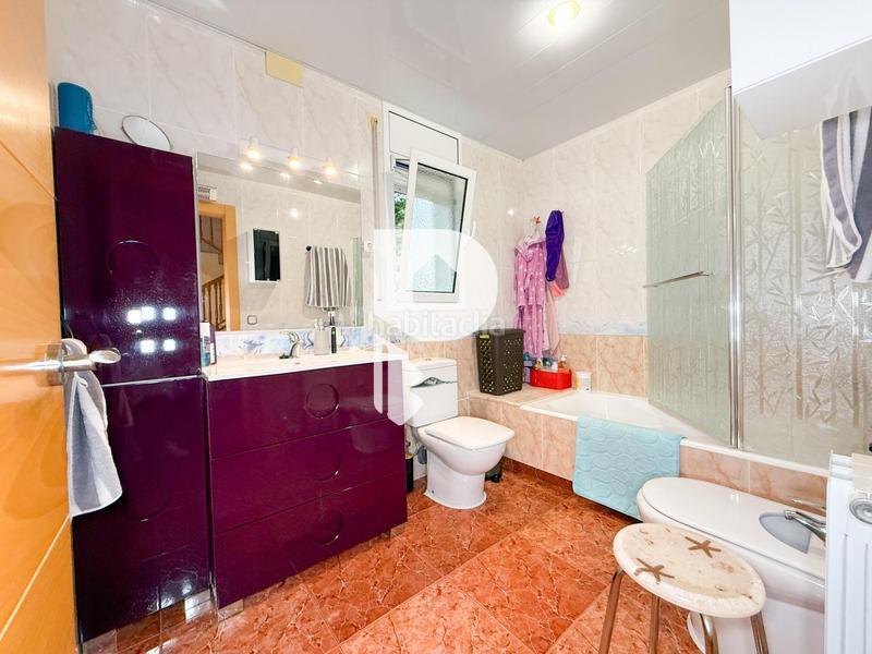 Foto b60664fd-bcec-42b5-a845-2e9e5866a096. Casa preciosa casa muy bien ubicada en Cervelló
