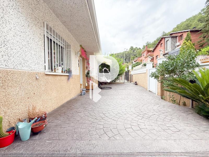Foto d065d1f7-6ee1-4cbd-b8fd-fd16c8287439. Casa preciosa casa muy bien ubicada en Cervelló