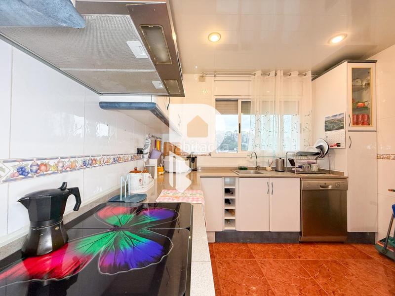 Foto e9c0b392-eb08-43ed-b3b6-53d327fc8a11. Casa preciosa casa muy bien ubicada en Cervelló