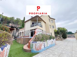 Casa en Cervelló. Gran casa cerca del pueblo