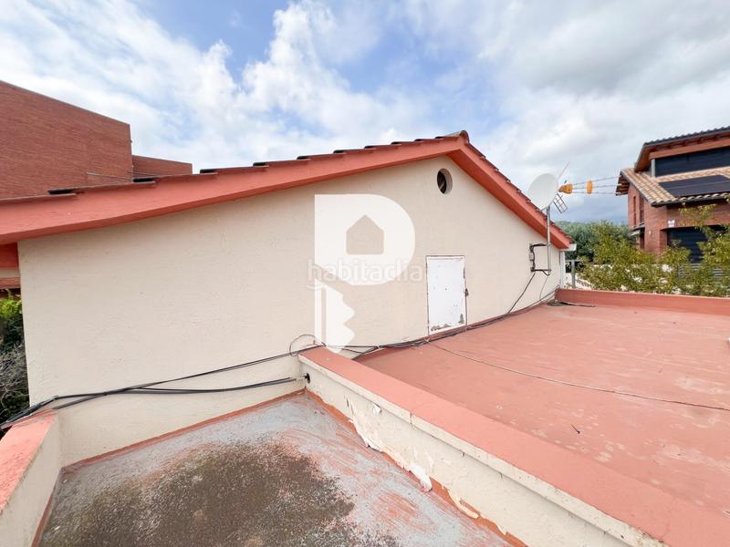 Foto 2a2fa275-3eb1-4d86-8105-b13348137d78. Haus mit heizung parking in Marianao Sant Boi de Llobregat