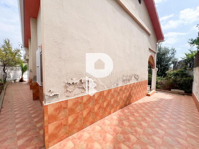 Foto 52131b75-1c9e-4722-b488-a823204f5bfa. Haus mit heizung parking in Marianao Sant Boi de Llobregat