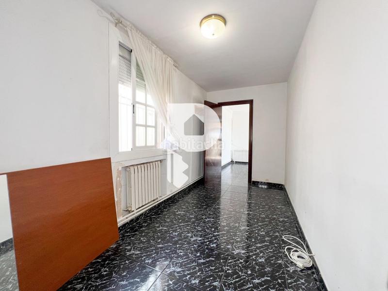 Foto b9181638-6a58-4fd1-838e-b26d07a21485. Haus mit heizung parking in Marianao Sant Boi de Llobregat