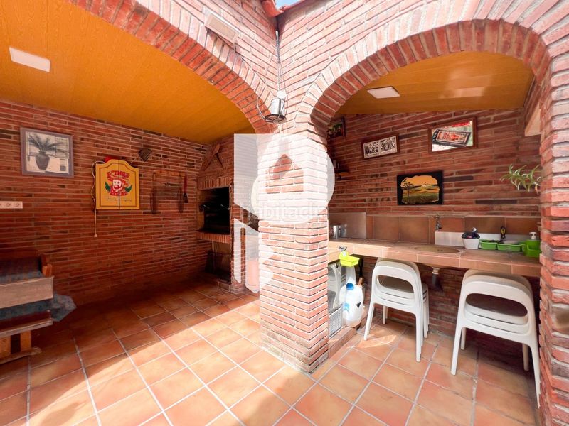 Foto 34017059-8341-428a-ac6a-bdbc92f8180b. Casa amb aparcament a Cervelló
