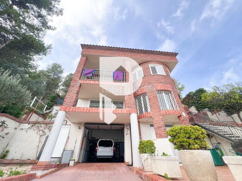 Foto ce926bb1-f727-4403-a409-8e729b2e0cd8. Casa amb aparcament a Cervelló