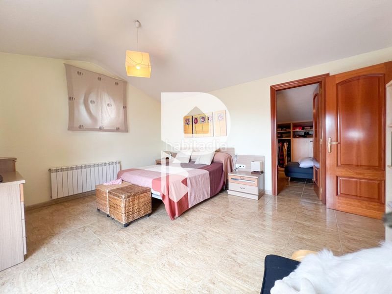 Foto e8e70837-673b-40b9-9261-ef61b86a24bc. Casa amb aparcament a Cervelló
