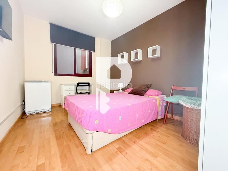 Foto 04b48558-201d-44c3-8d8f-28407b3a160c. Planta baja enorme piso con parking en Roquetes Barcelona