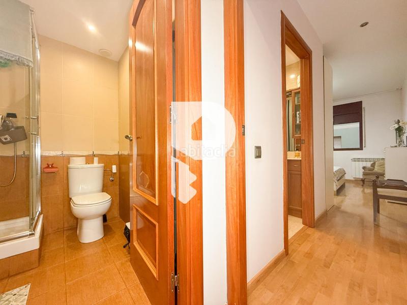 Foto 17c06a2c-56e8-4ce1-b2af-7234483d8633. Planta baja enorme piso con parking en Roquetes Barcelona