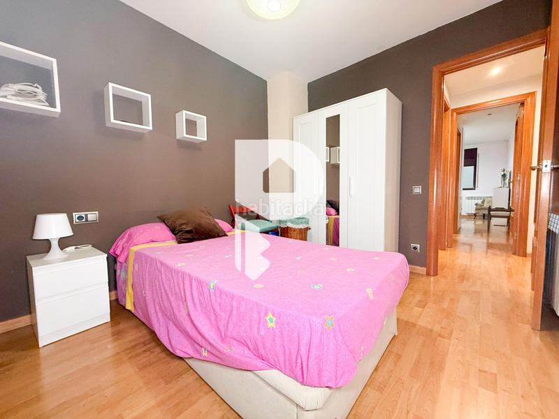 Foto 3c565259-a4d0-4046-bddf-4a73d9a10606. Planta baja enorme piso con parking en Roquetes Barcelona