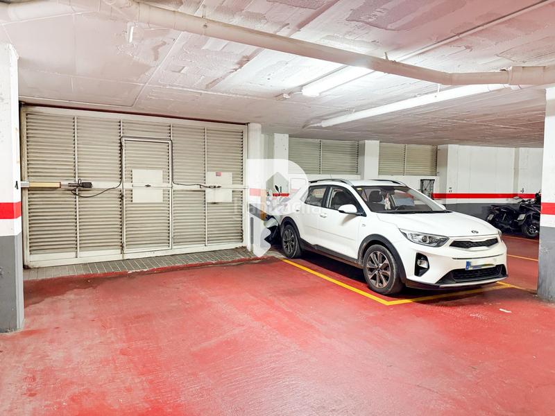 Foto 602fdcc1-dbf6-4575-b017-102efacfacf9. Planta baja enorme piso con parking en Roquetes Barcelona