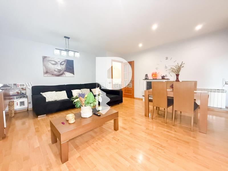 Foto 8b614547-7cd3-43a5-bd37-0dd6eab0d441. Planta baja enorme piso con parking en Roquetes Barcelona