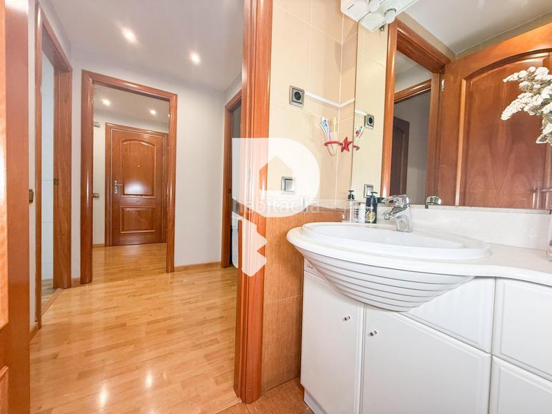 Foto 8b75d871-cece-4a2c-946e-5af1560dc582. Planta baja enorme piso con parking en Roquetes Barcelona