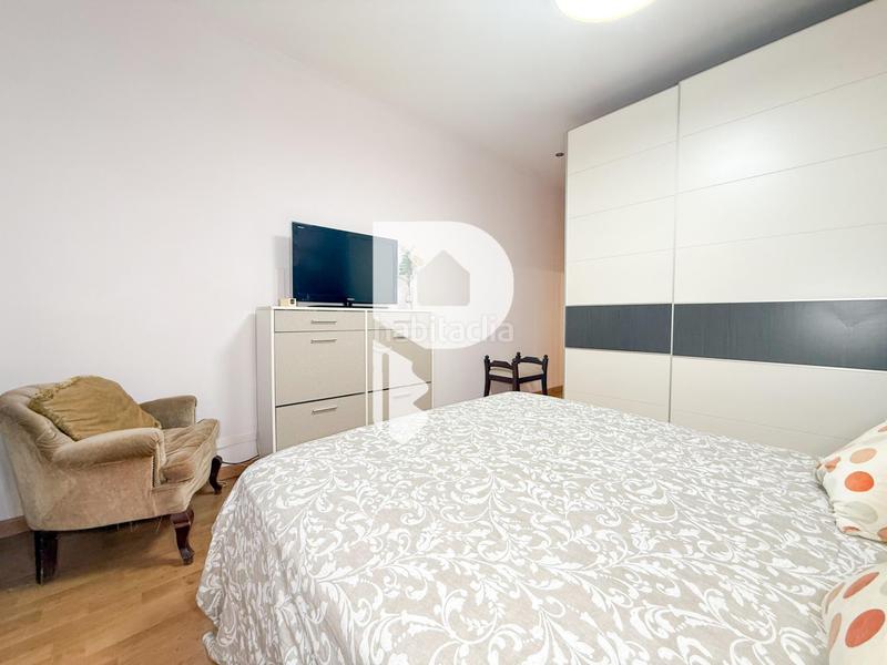 Foto 90889ff0-81e2-4aec-a17d-8a6041f2f076. Planta baja enorme piso con parking en Roquetes Barcelona