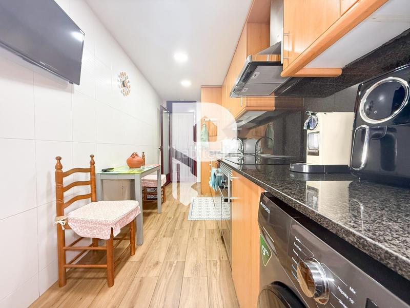 Foto 96bbc376-3fd4-4615-a438-7f084177b543. Planta baja enorme piso con parking en Roquetes Barcelona