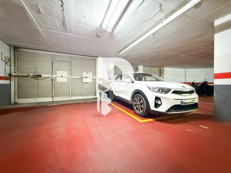 Foto c9796a7c-77f9-4c6d-ab4e-841bf4779776. Planta baja enorme piso con parking en Roquetes Barcelona