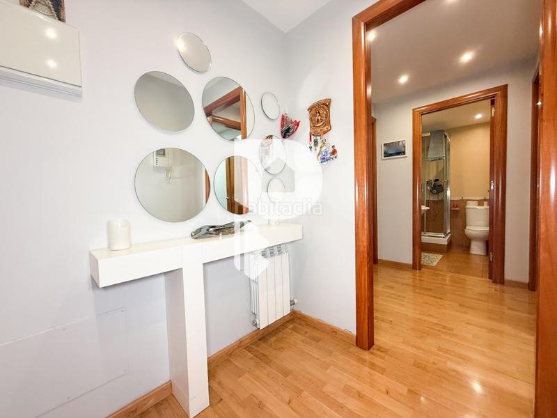 Foto ec88180d-466a-4d41-9cf3-ab108ae11453. Planta baja enorme piso con parking en Roquetes Barcelona