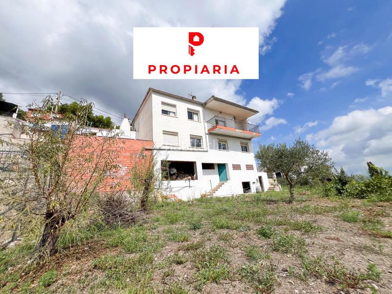 Foto 1de116ca-505e-413f-a233-670672b3d9ec. Casa con riscaldamento parcheggio piscina in Vallirana