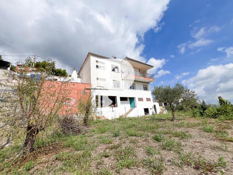 Foto 7c04ad2f-2d52-4130-8c5a-e8ffc41a0c95. Casa con riscaldamento parcheggio piscina in Vallirana