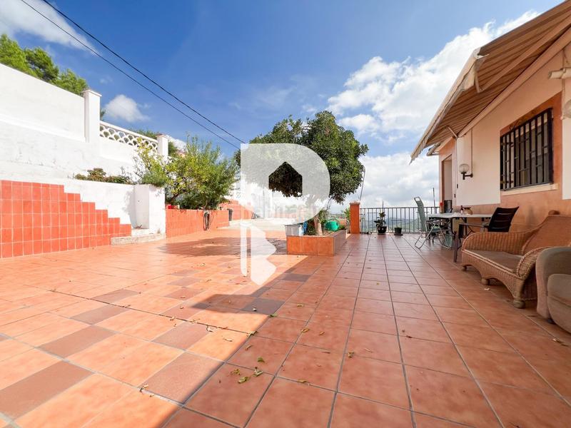 Foto 9b2ddcb7-954b-431f-ae13-f2a2d0067d62. Casa con riscaldamento parcheggio piscina in Vallirana