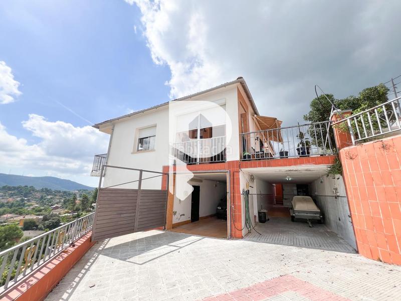 Foto c73dfb07-5aca-4048-b978-f3c4d8cda579. Casa con riscaldamento parcheggio piscina in Vallirana