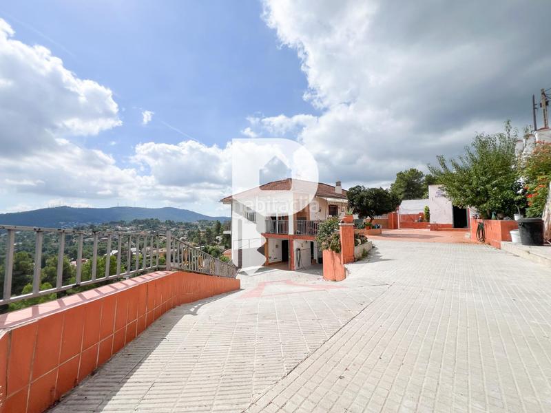 Foto dd9eb08d-f1fc-477b-a0e8-c5359ad825ef. Casa con riscaldamento parcheggio piscina in Vallirana