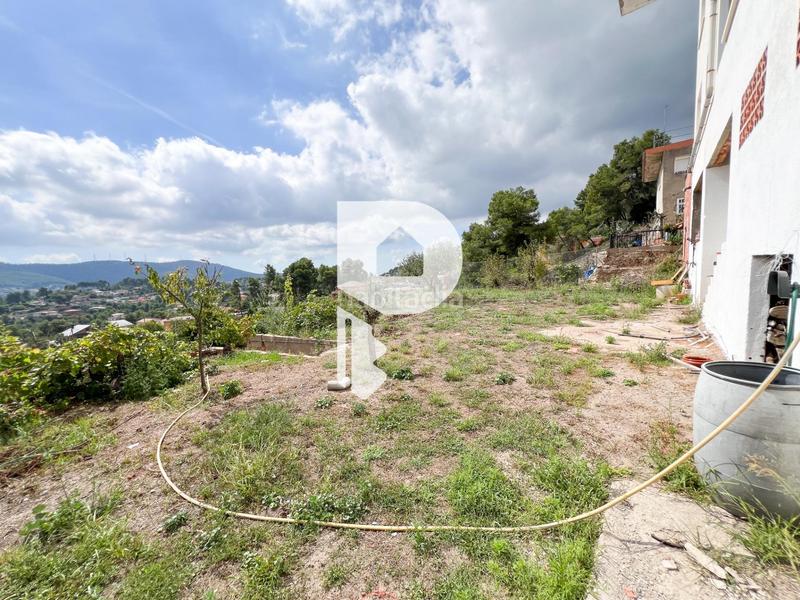 Foto ecbb3bb1-be81-452b-8875-529f2cd5d00f. Casa con riscaldamento parcheggio piscina in Vallirana