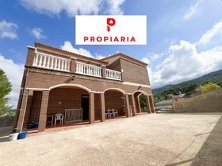 House in Vallirana. Bonita casa con terreno