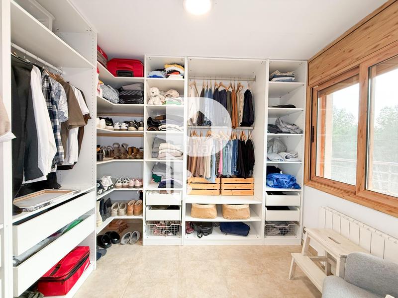 Foto aec3d07b-a701-4917-b850-4471e6b88c21. Casa con riscaldamento parcheggio in Can Palet de Vista Alegre Terrassa